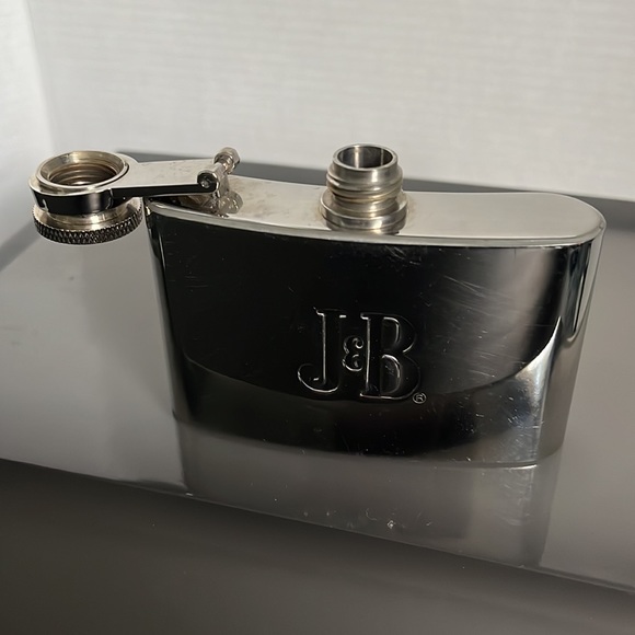 J&B Monogrammed 18/10 Stainless Steel Flask - Picture 8 of 9